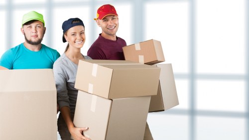 South Norwood moving truck service FAQ and booking section