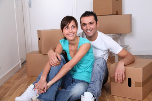 Spacious removal truck suitable for flat, house, and office relocations