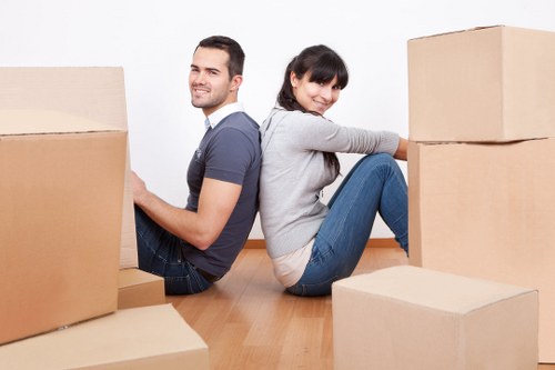 Moving truck covering nearby South Norwood areas